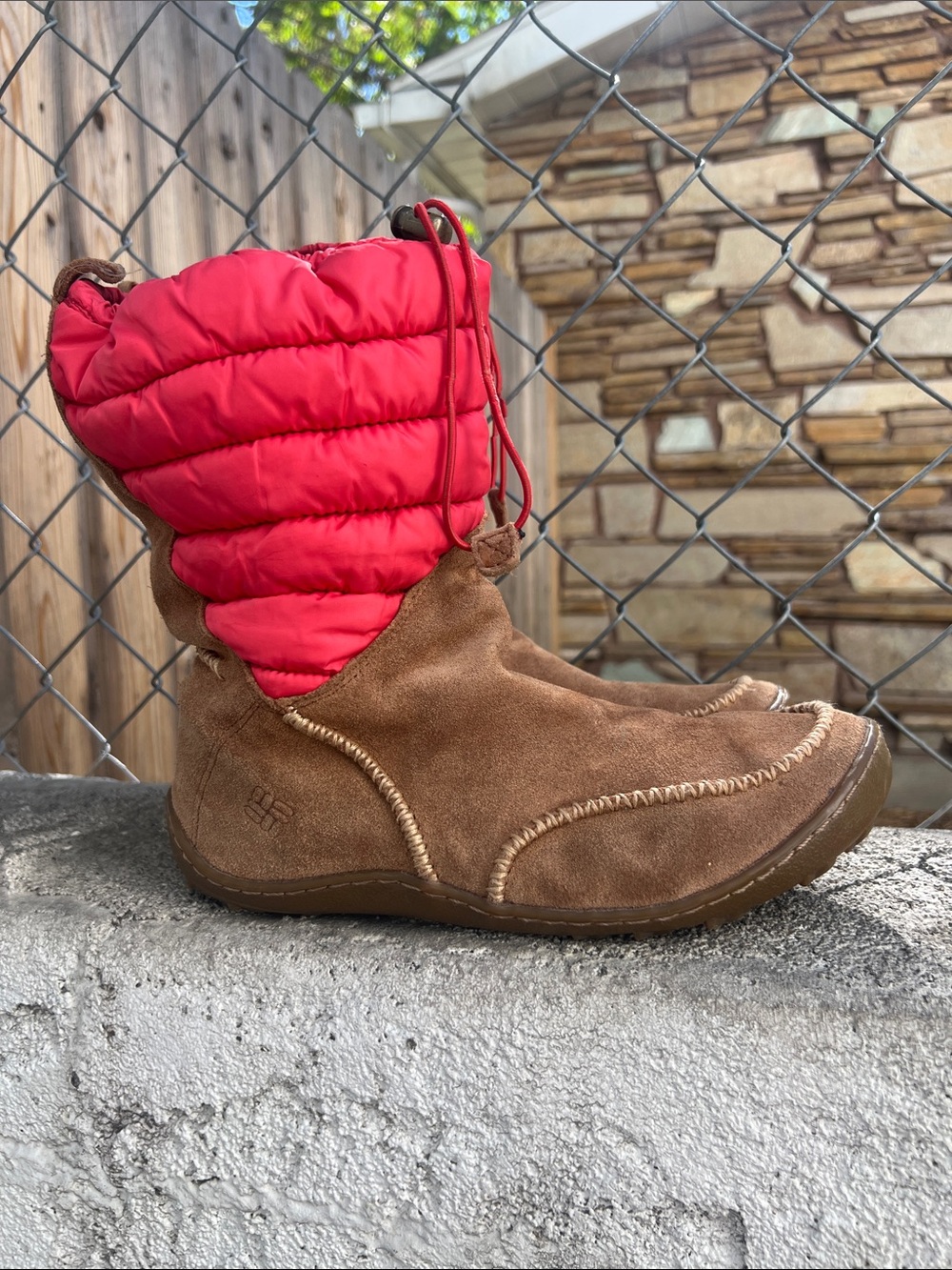 Columbia Woman’s Minx Moccasin Omni Heat Thermal boot size 9 Red